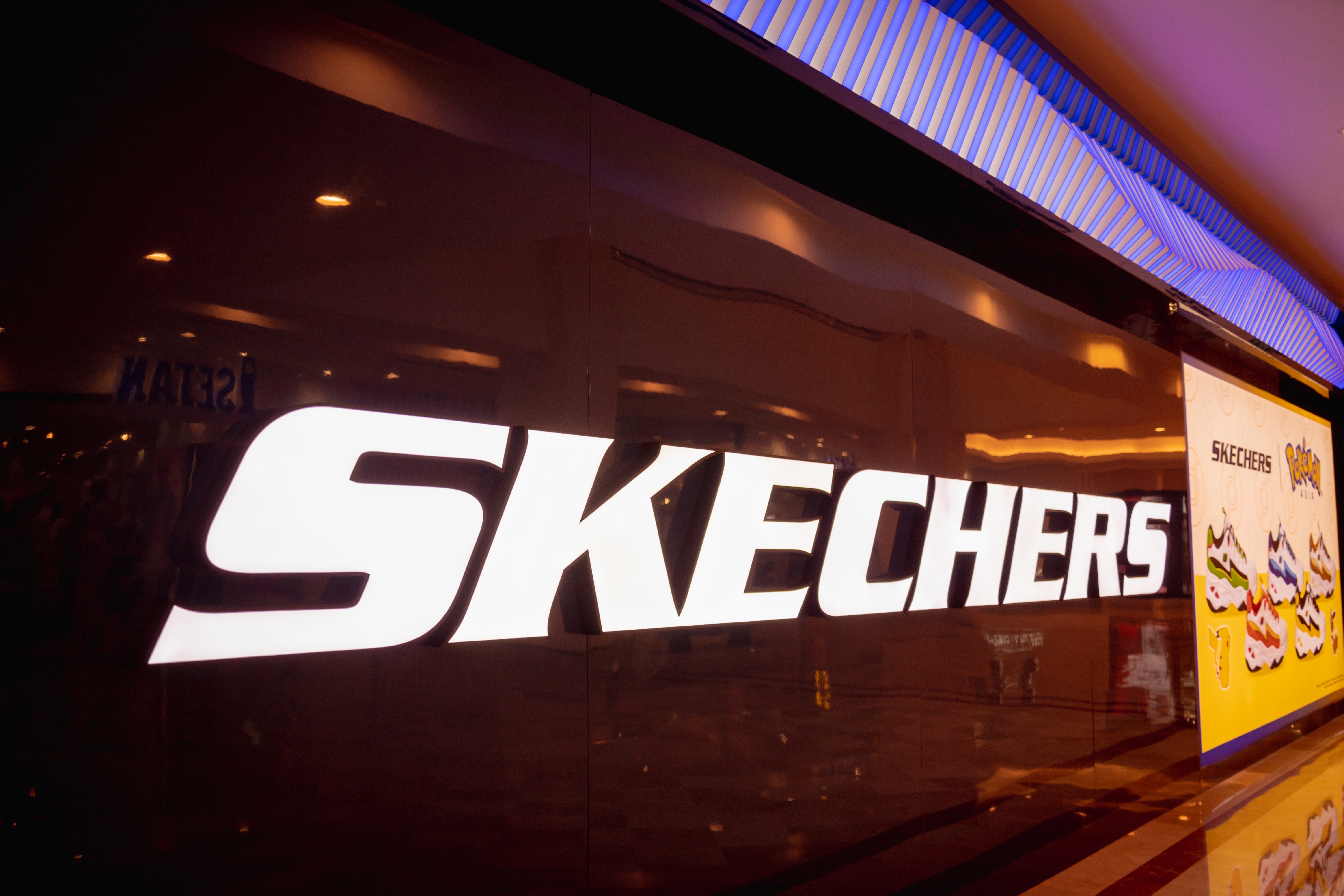 Skechers